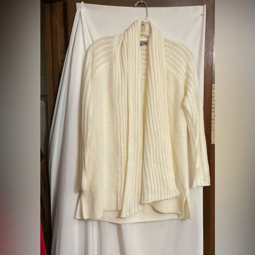Daisy Fuentes: ladies long sleeves vanilla cream soft  knit cardigan sweater.